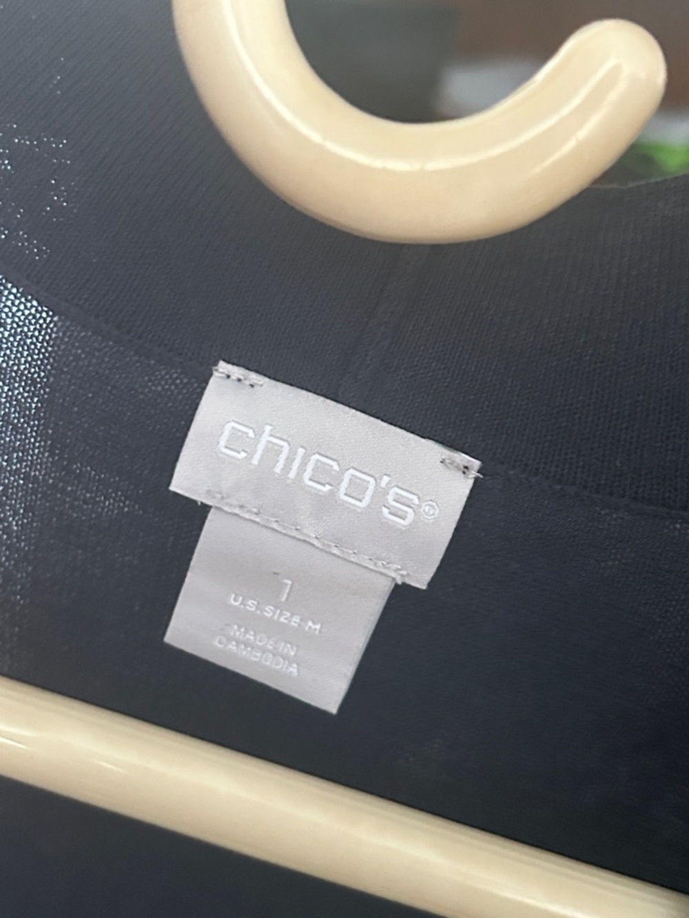 Chico’s classic navy Perfect Layer cardigan size medium - Picture 3 of 4